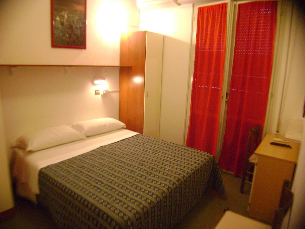 Hotel Villa Del Sole Rimini Eksteriør billede