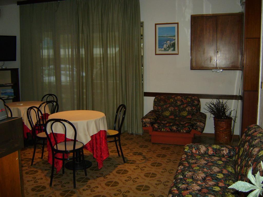 Hotel Villa Del Sole Rimini Eksteriør billede