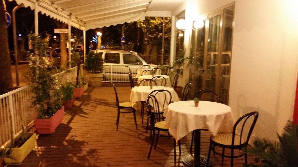 Hotel Villa Del Sole Rimini Eksteriør billede